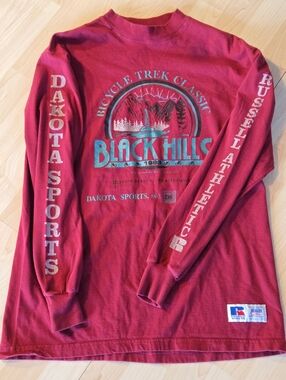 Vintage 93' Russell Athletic Black Hills South Dakota Sports Longsleeved Shirt L